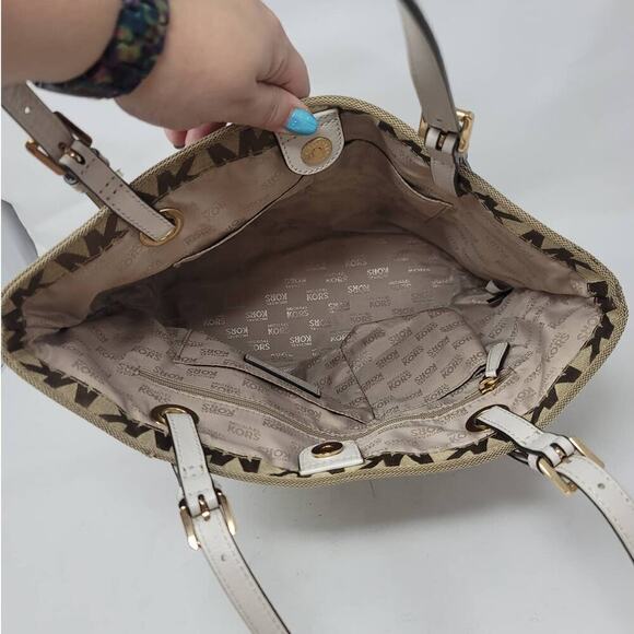 Michael Kors Signature Logo Large Canvas Tan Brown Shoulder Tote Bag Purse - Picture 7 of 8